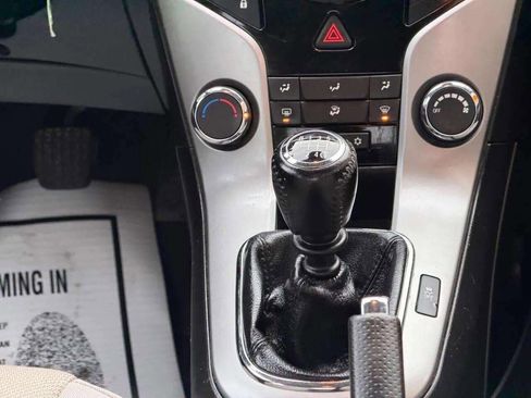 Used 2013 Chevrolet Cruze Eco image 16