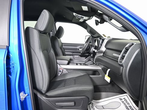 New 2026 RAM 1500 4x4 Crew Cab image 14