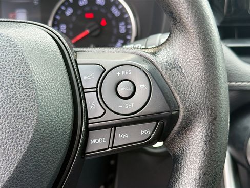 Used 2020 Toyota RAV4 XLE w/ Convenience Package image 34