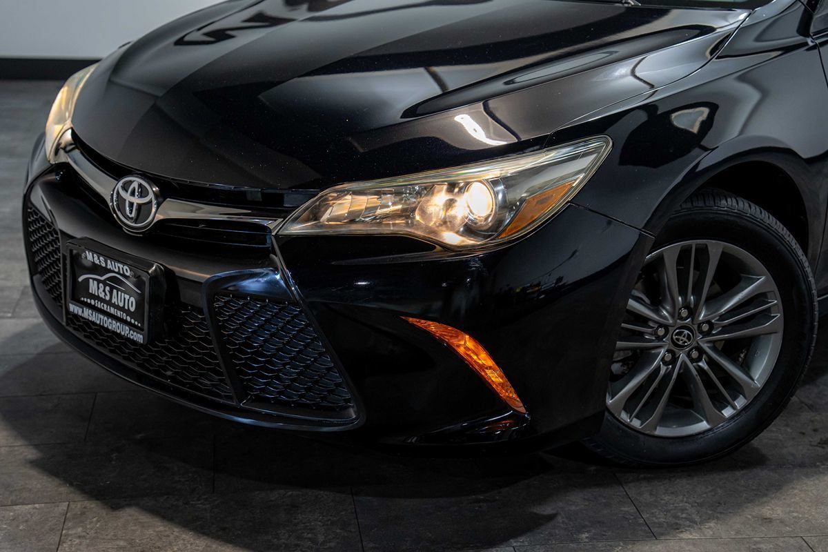 Used 2017 Toyota Camry SE FWD image 12