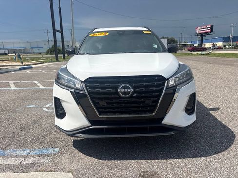 Used 2023 Nissan Kicks SR w/ SR Premium Package FWD image 8