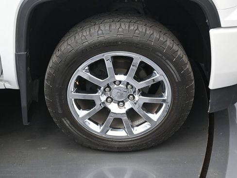 Used 2016 GMC Sierra 1500 Denali w/ Enhanced Driver Alert Package AWD/4WD image 40