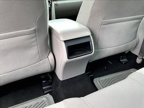 Used 2014 Toyota Camry L image 25