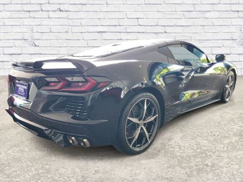 Used 2021 Chevrolet Corvette Stingray Preferred Cpe w/ Z51 Performance Package RWD image 4
