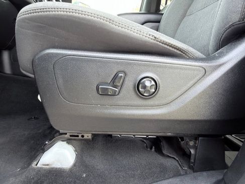 Used 2021 RAM 1500 Big Horn AWD/4WD image 18