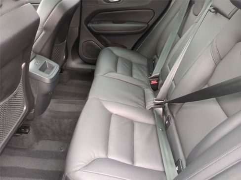 Certified 2025 Volvo XC60 B5 Plus image 17