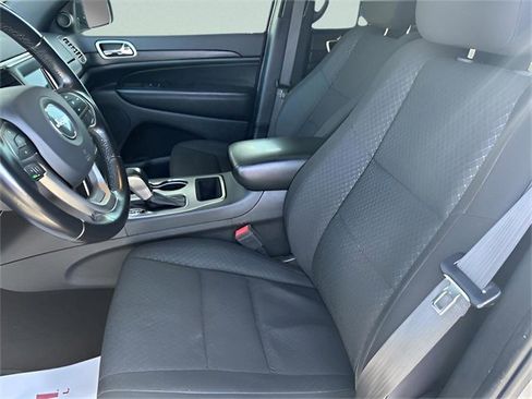 Used 2021 Jeep Grand Cherokee Laredo image 21