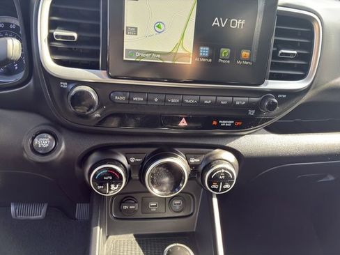 Used 2020 Hyundai Venue SEL w/ Convenience + Premium Package image 15