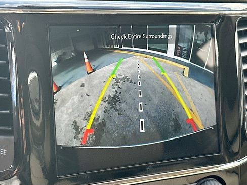 Used 2020 Jeep Grand Cherokee Overland image 15