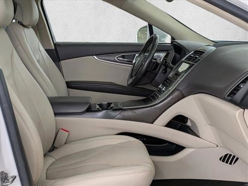 Used 2019 Lincoln Nautilus Reserve w/ Ultimate Package image 27