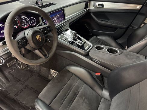 Used 2022 Porsche Panamera GTS AWD/4WD image 9
