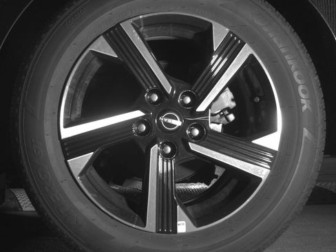Used 2025 Nissan Sentra SV FWD image 17