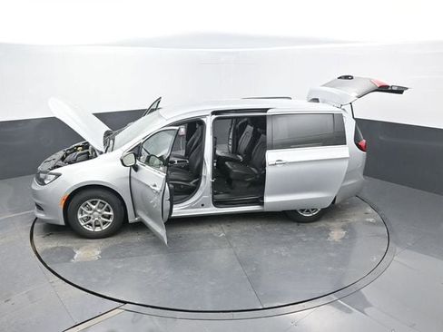 New 2026 Chrysler Voyager LX image 68