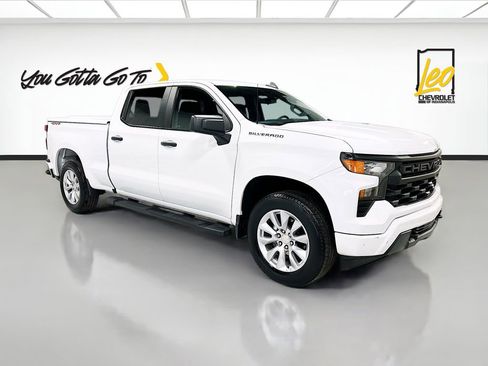Used 2023 Chevrolet Silverado 1500 Custom image 3