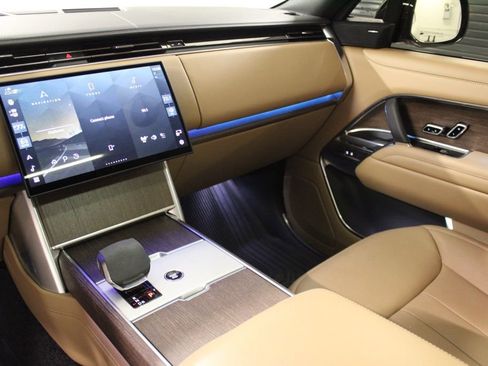 Used 2024 Land Rover Range Rover SE AWD/4WD image 25