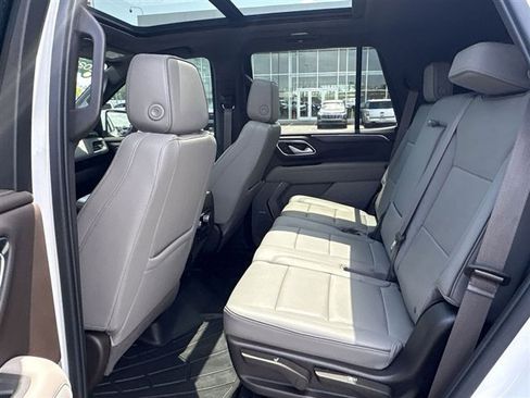 Used 2022 GMC Yukon SLT w/ SLT Premium Package AWD/4WD image 26