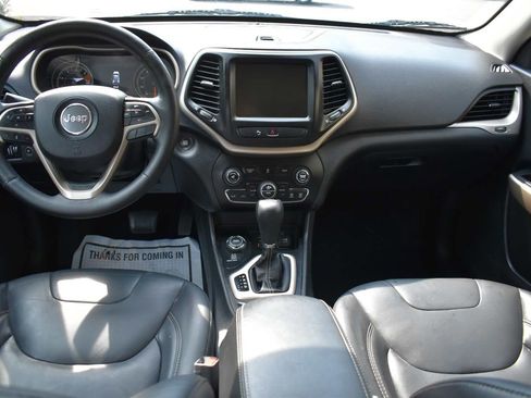 Used 2018 Jeep Cherokee Limited AWD/4WD image 14