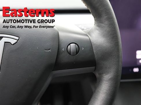 Used 2022 Tesla Model 3 image 16