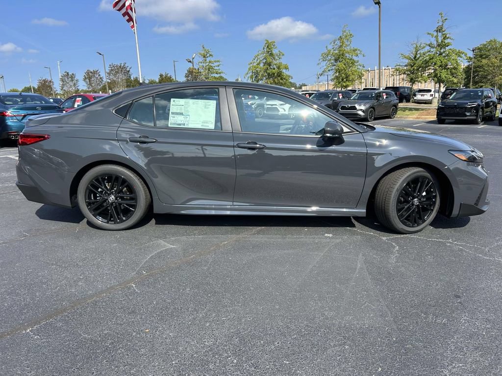 New 2026 Toyota Camry Hybrid FWD image 2