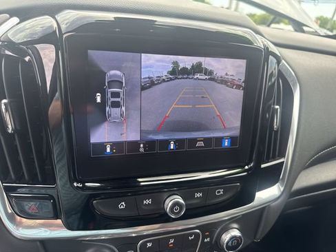 Certified 2023 Chevrolet Traverse LT w/ LT Premium Package AWD/4WD image 15