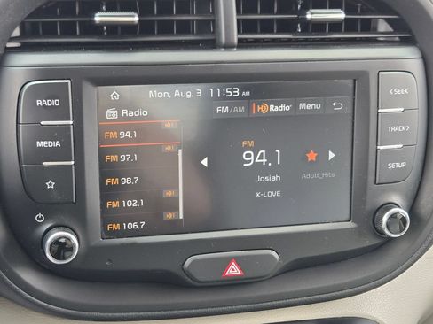 Used 2025 Kia Soul LX w/ LX Technology Package FWD image 24