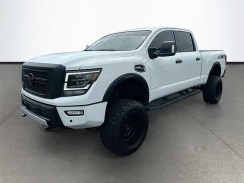 Used 2023 Nissan Titan PRO-4X w/ Pro-4x Convenience Package AWD/4WD image 3