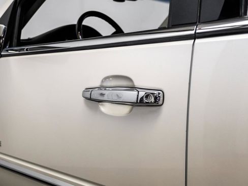 Used 2013 Cadillac Escalade Platinum RWD image 53