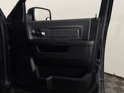Used 2023 RAM 1500 Classic SLT w/ Electronics Convenience Group AWD/4WD image 30