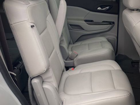 Used 2019 GMC Acadia SLT w/ LPO, Floor Liner Package FWD image 34