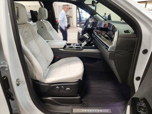 Used 2026 Cadillac Escalade V image 37
