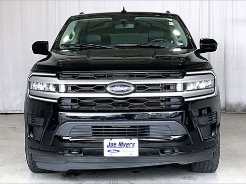 Used 2023 Ford Expedition XLT AWD/4WD image 3