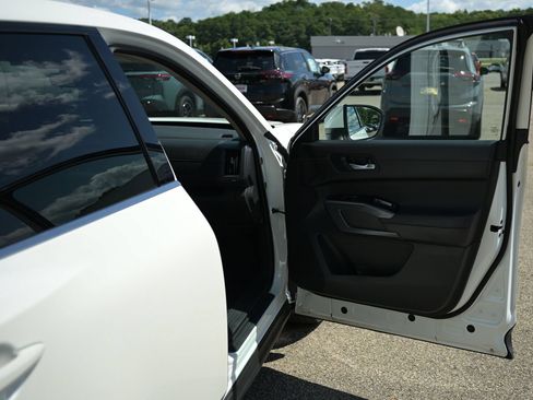 Used 2023 Nissan Pathfinder SL w/ SL Premium Package AWD/4WD image 48