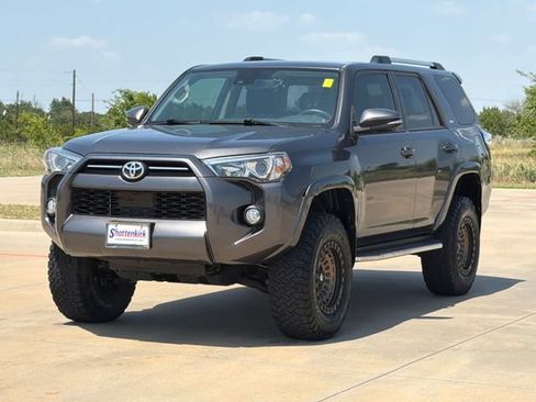 Used 2020 Toyota 4Runner SR5 Premium w/ Moonroof Package AWD/4WD image 3