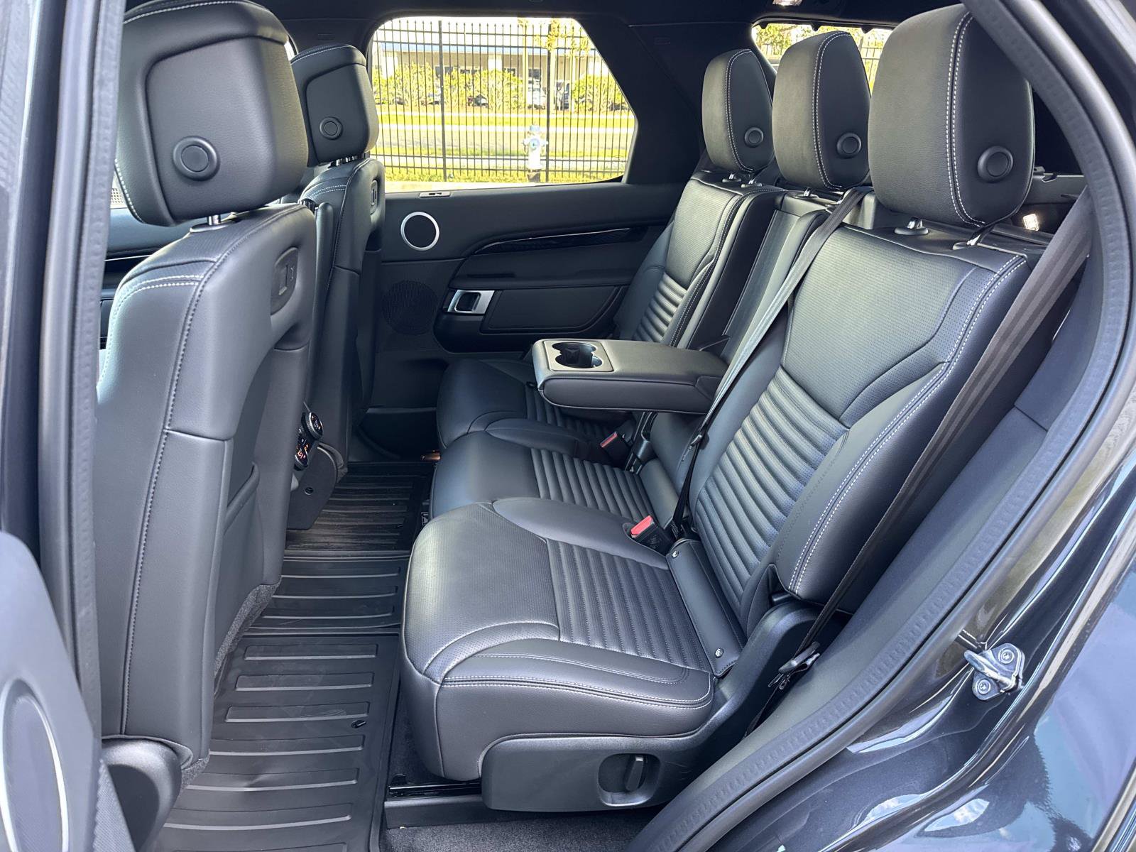 Used 2026 Land Rover Discovery S AWD/4WD image 14