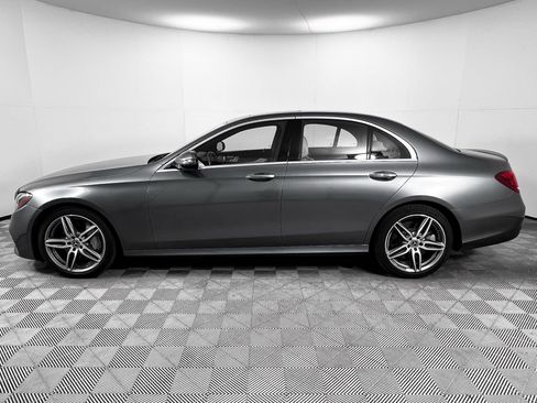 Used 2019 Mercedes-Benz E 450 4MATIC Sedan image 4