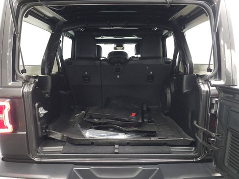 Used 2020 Jeep Wrangler Unlimited Sahara AWD/4WD image 10