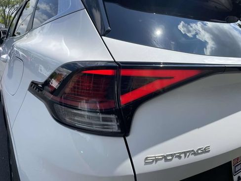 Used 2023 Kia Sportage EX FWD image 33