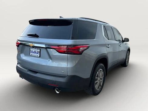 Used 2023 Chevrolet Traverse LT w/ LPO, Cargo Package AWD/4WD image 7