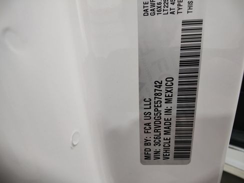 Used 2023 RAM ProMaster 2500 FWD image 23