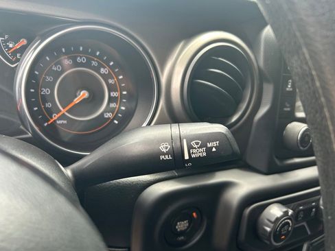 Used 2018 Jeep Wrangler Unlimited Sport AWD/4WD image 24