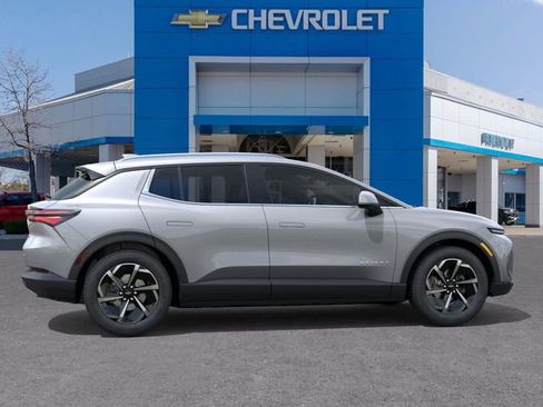 New 2026 Chevrolet Equinox EV LT image 5