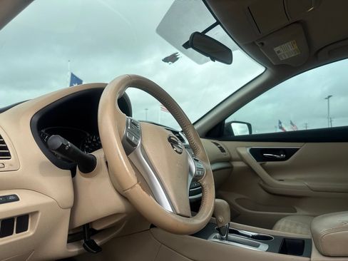Used 2016 Nissan Altima 2.5 SV FWD image 33