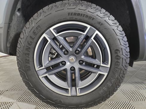 Used 2025 Rivian R1S Adventure Dual AWD/4WD image 12