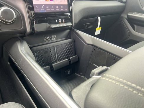 New 2026 RAM 1500 4x4 Crew Cab image 26