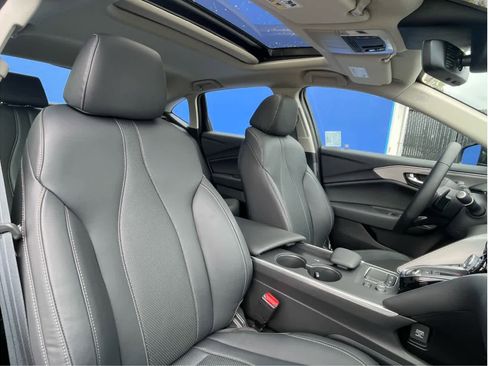 Used 2025 Acura TLX w/Technology Package image 2