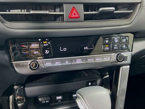 Certified 2025 Kia Seltos EX w/ EX Sunroof Package image 16