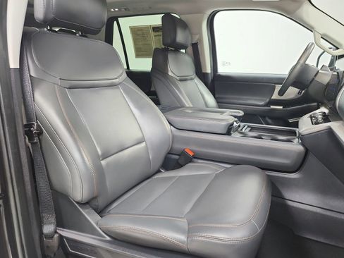 Used 2025 Ford Expedition Active AWD/4WD image 46