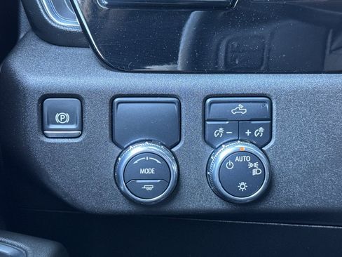 Used 2024 GMC Sierra 1500 SLE RWD image 38