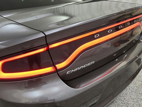 Used 2015 Dodge Charger SE RWD image 27