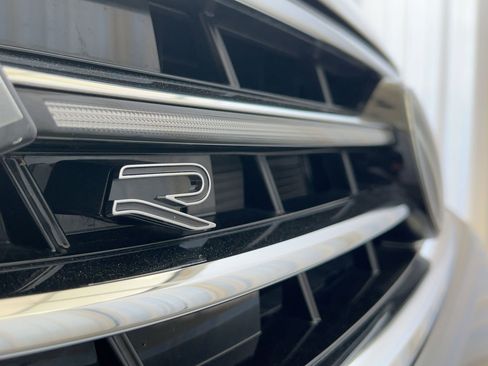 Certified 2023 Volkswagen Tiguan SEL R-Line image 39